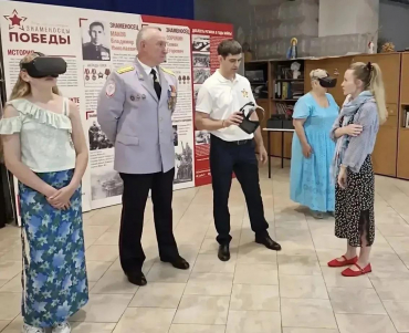 В двух православных храмах — Храме Собора Московских святых в Бибирево и Храме Торжества Православия в Алтуфьево — состоялись показы VR-реконструкции «Неизвестный знаменосец»