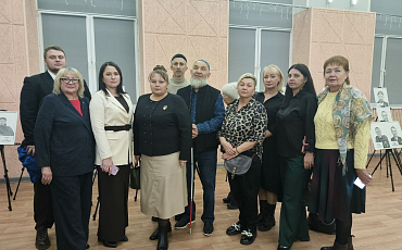 Члены общественной палаты во главе с председателем Тушиной С.С. приняли участие в мероприятии, посвященном празднованию Дня Героев Отечества